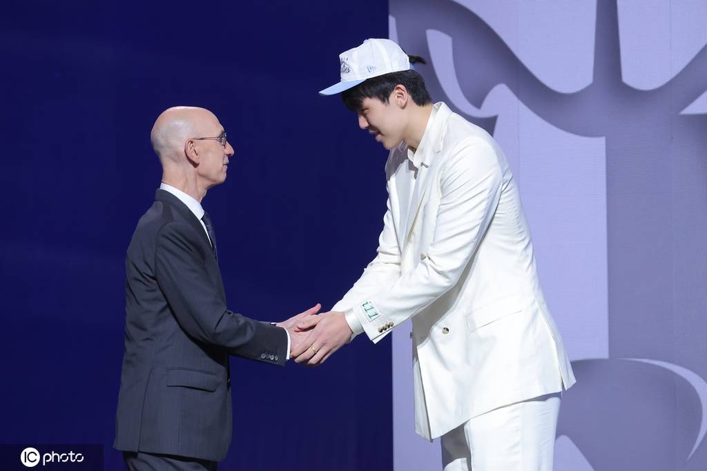 艾顿被买断意图太明确 扶植杨瀚森开拓者动真格了<strong></p>
<p>原油闪点</strong>？