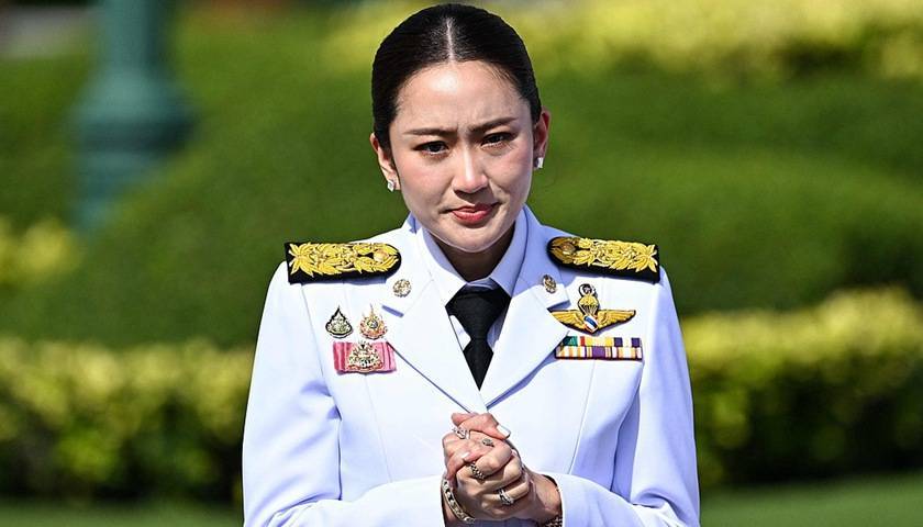 被暂停泰国总理之职<strong></p>
<p>原油加盟</strong>，佩通坦提前布局将继续任内阁部长