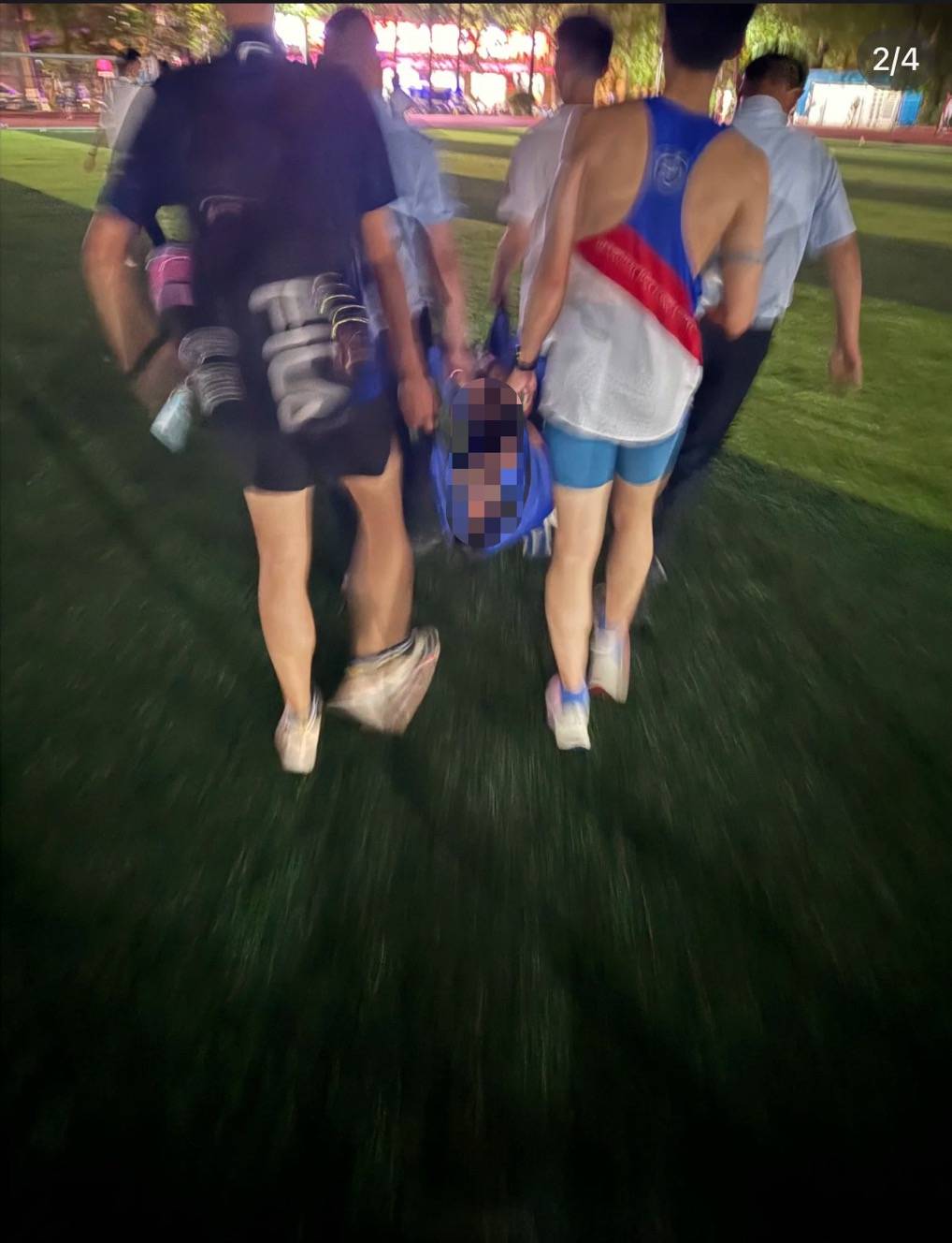 上海一高校学生与校外人士起冲突晕倒后又被脚踹肘击<strong></p>
<p>原油加盟</strong>？校保卫处：正在处理