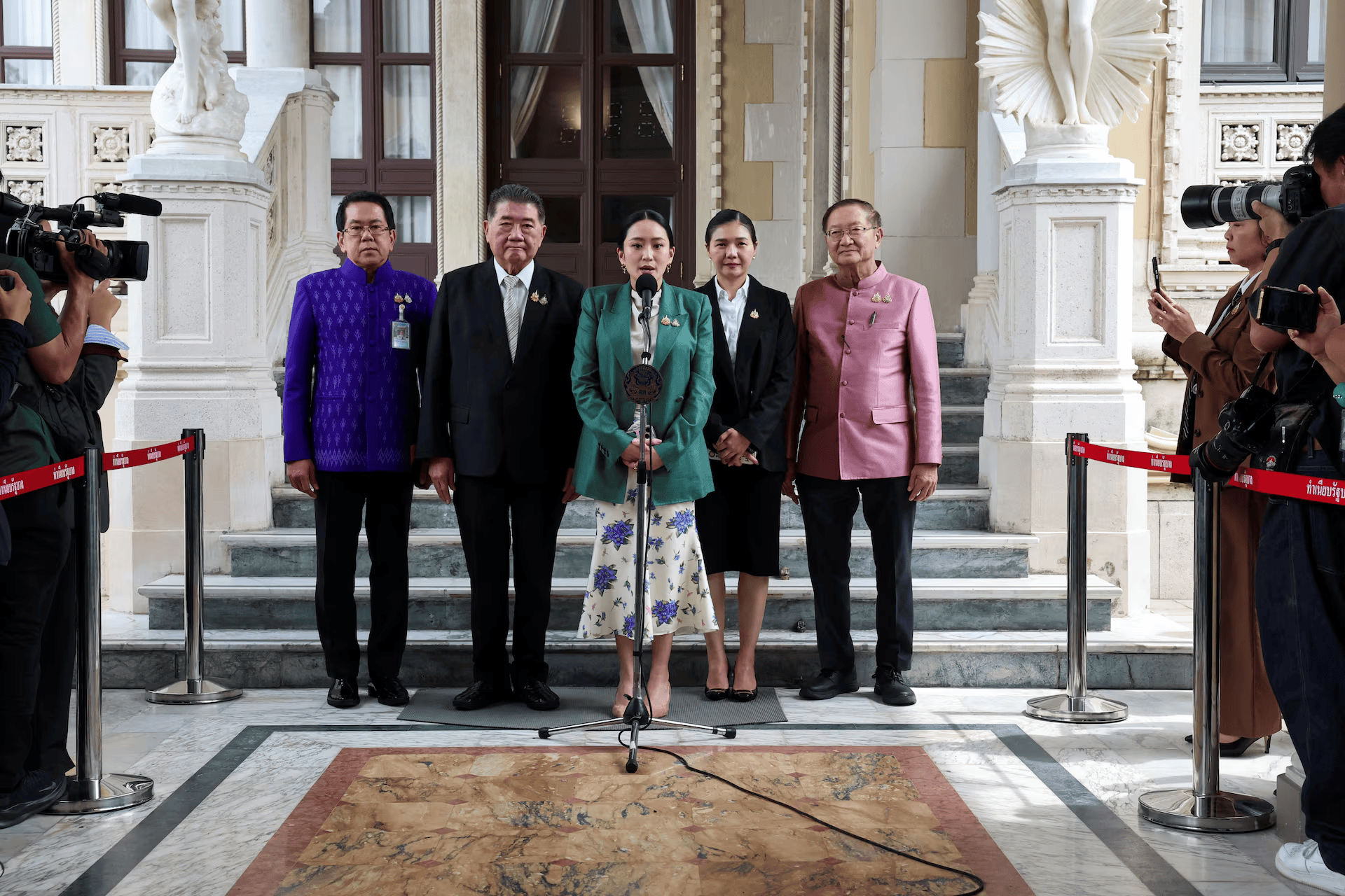 泰国总理回应停职:接受决定<strong></p>
<p>原油加盟</strong>,继续申辩