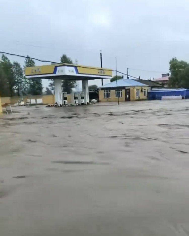 黑龙江青川乡遭遇强降雨<strong></p>
<p>原油加盟</strong>,河水外漫致加油站出现积水