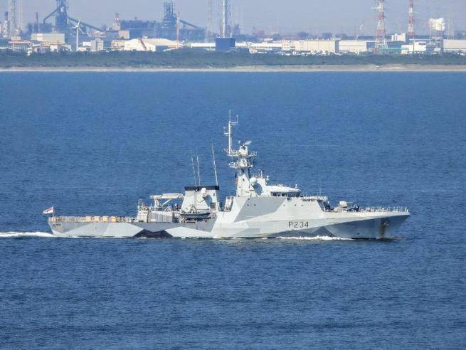 当着全球面<strong></p>
<p>原油加盟</strong>，中方不给英国台阶下，碰瓷台海？先看看有没有这个本事