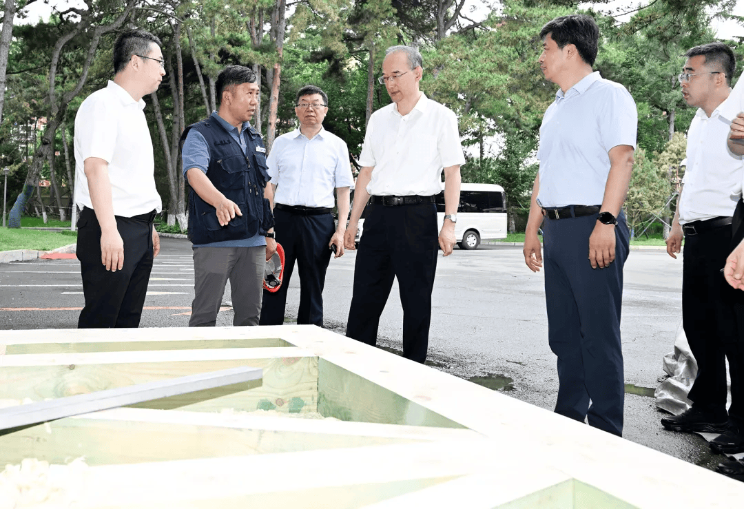 “能不吊顶就不吊顶<strong></p>
<p>原油实时走势图</strong>,能不贴砖就不贴砖”,吉林省委书记调研历史建筑修缮