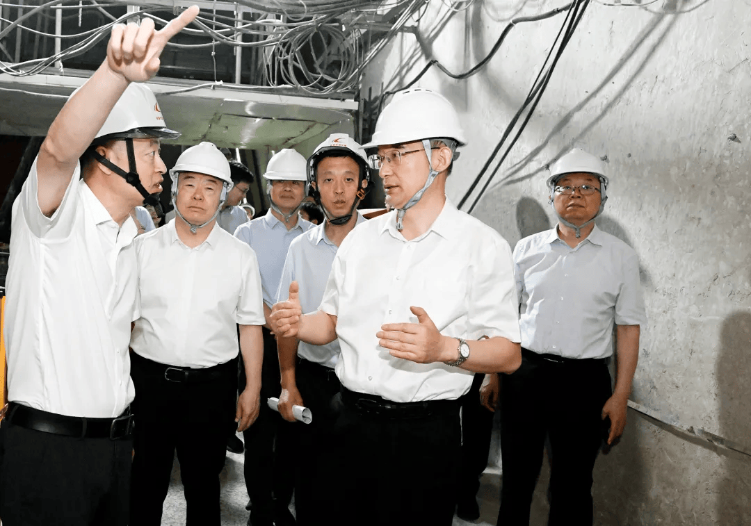 “能不吊顶就不吊顶<strong></p>
<p>原油实时走势图</strong>,能不贴砖就不贴砖”,吉林省委书记调研历史建筑修缮