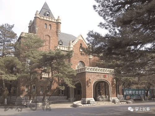 “能不吊顶就不吊顶<strong></p>
<p>原油实时走势图</strong>,能不贴砖就不贴砖”,吉林省委书记调研历史建筑修缮