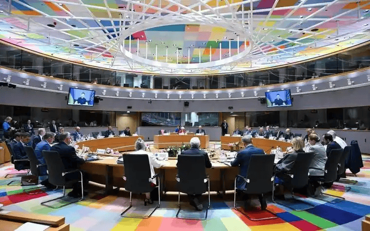 当着王毅的面<strong></p>
<p>中原油田总医院</strong>,马克龙希望访华,想借着9·3阅兵,和中方谈一件大事?