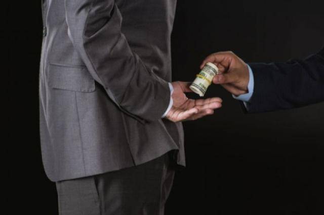 陕西一县医院原院长受贿126万元获刑<strong></p>
<p>中原油田总医院</strong>，知名药企因核酸检测供材卷入