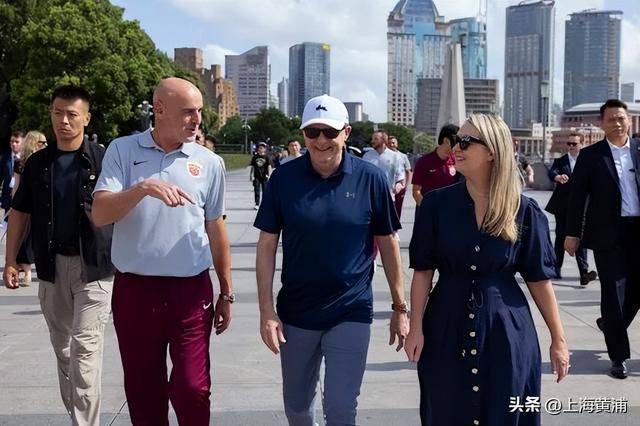 澳大利亚总理抵沪再次漫步外滩<strong></p>
<p>进口原油关税</strong>,旁边还有上海球迷“老熟人”,你偶遇了吗?