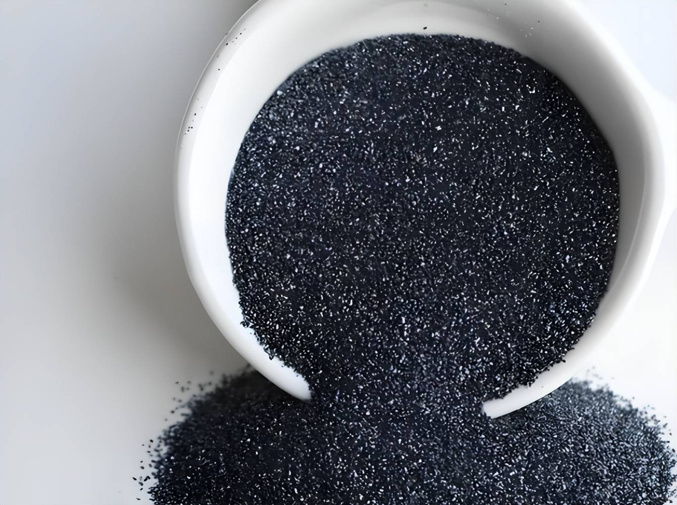 “碳化硅雷达”闹剧轰轰烈烈<strong></p>
<p>进口原油关税</strong>,于北辰的内地门徒越来越多