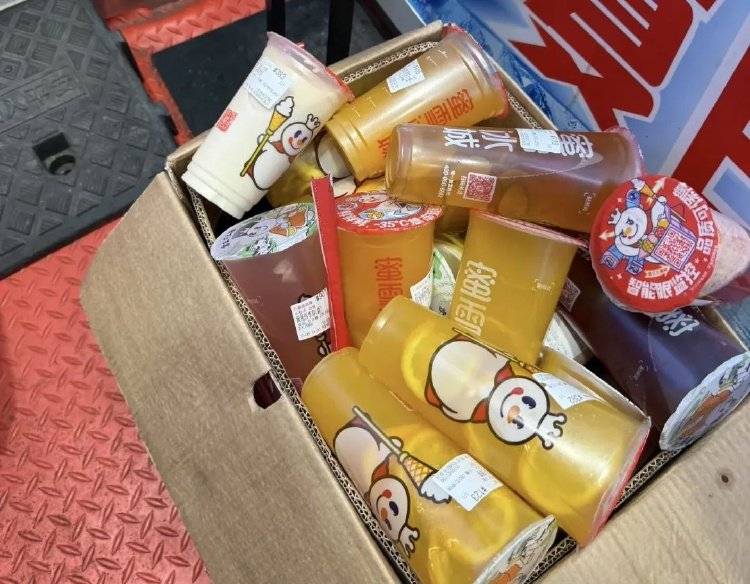 外卖大战:点20单17单免费<strong></p>
<p>进口原油关税</strong>,骑手日赚上千不舍休息,店员累惨