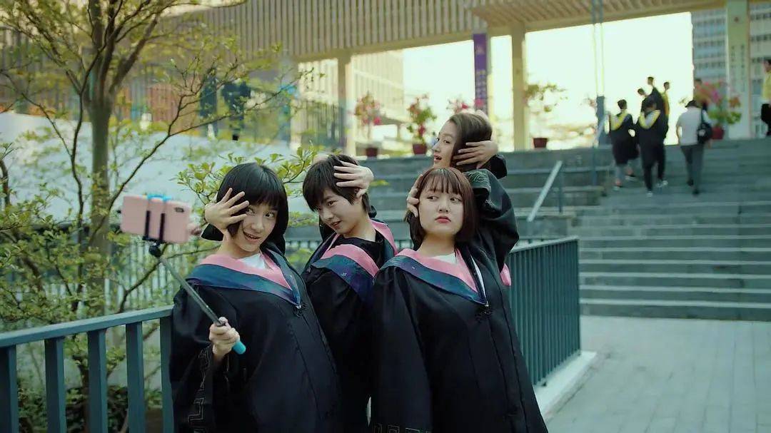 “在走廊偶遇都会尴尬”<strong></p>
<p>期货原油交易时间</strong>,00后大学舍友咋成了最熟悉的陌生人