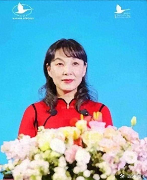 杜建英大学旧照曝光<strong></p>
<p>期货原油交易时间</strong>,难怪能上位!两儿子名字暗藏深意,手握股权