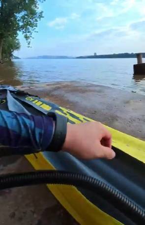 长沙男子突发奇想划船下班<strong></p>
<p>期货原油交易时间</strong>,25分钟车程划了3小时,当事人:手累腿麻,不会有下次