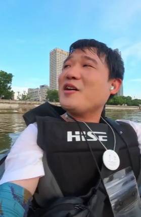 长沙男子突发奇想划船下班<strong></p>
<p>期货原油交易时间</strong>,25分钟车程划了3小时,当事人:手累腿麻,不会有下次