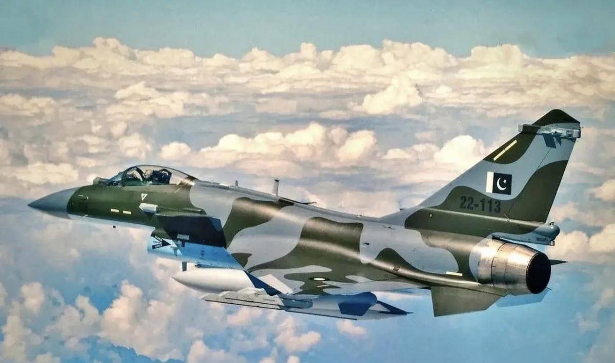 俄军大运刚刚离开<strong></p>
<p>布伦特原油走势</strong>,伊朗军用机场突发爆炸,苏-35比歼-10先到货?