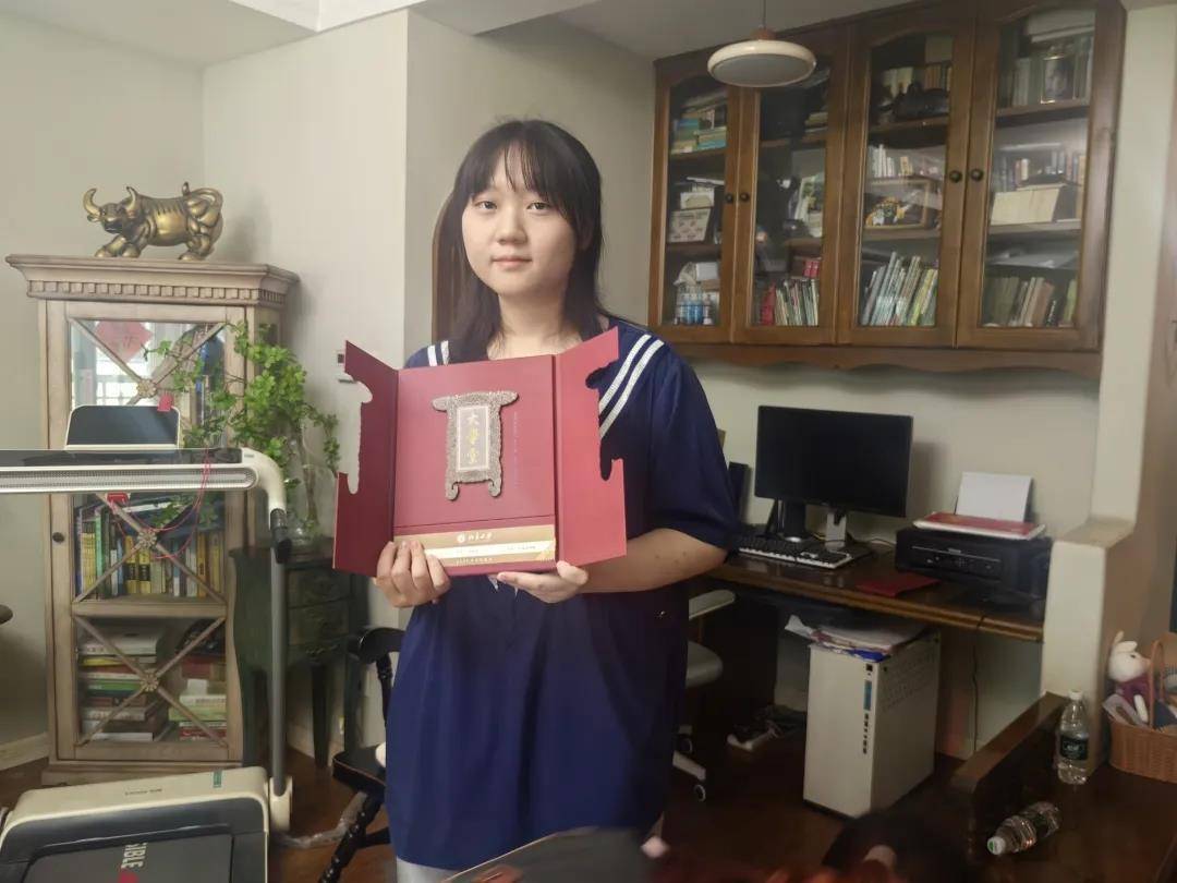 湖北第一个！胡宇秋（女<strong></p>
<p>沙特原油产量</strong>，武汉学生）收到北大录取通知书