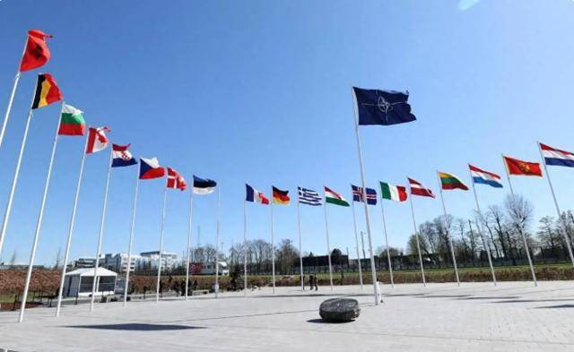 5000枚导弹到位<strong></p>
<p>全球原油产量</strong>,俄乌要打大仗?紧急预警发出,北约要中方去平事