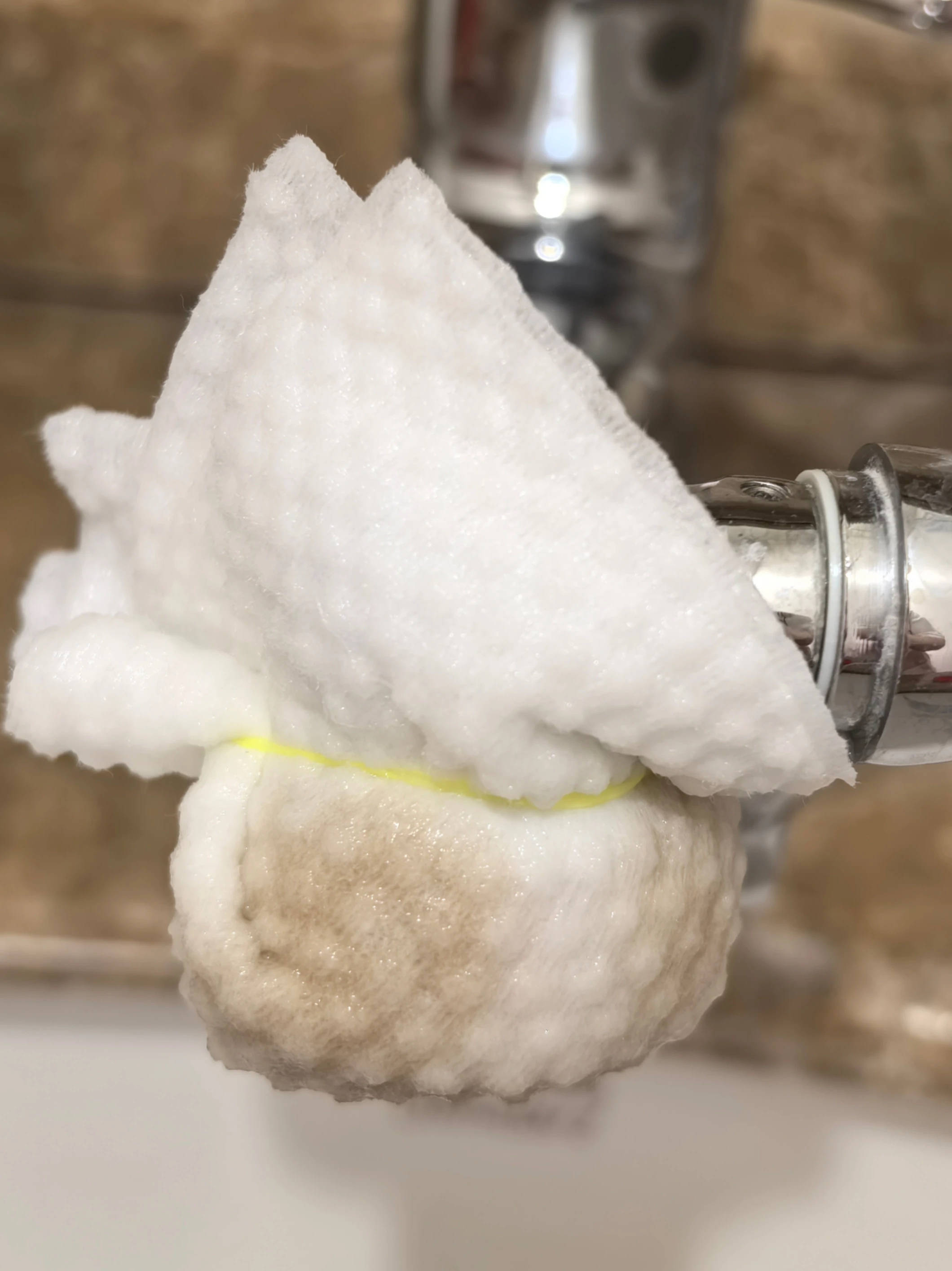 杭州部分小区居民反映自来水发臭<strong></p>
<p>全球原油产量</strong>，污染源仍不明