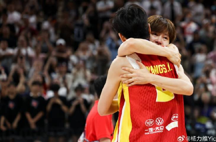 中国女篮队长杨力维亚洲杯表现引争议<strong></p>
<p>今天原油价格</strong>,发文称“无愧无憾”,让黄思静别低头