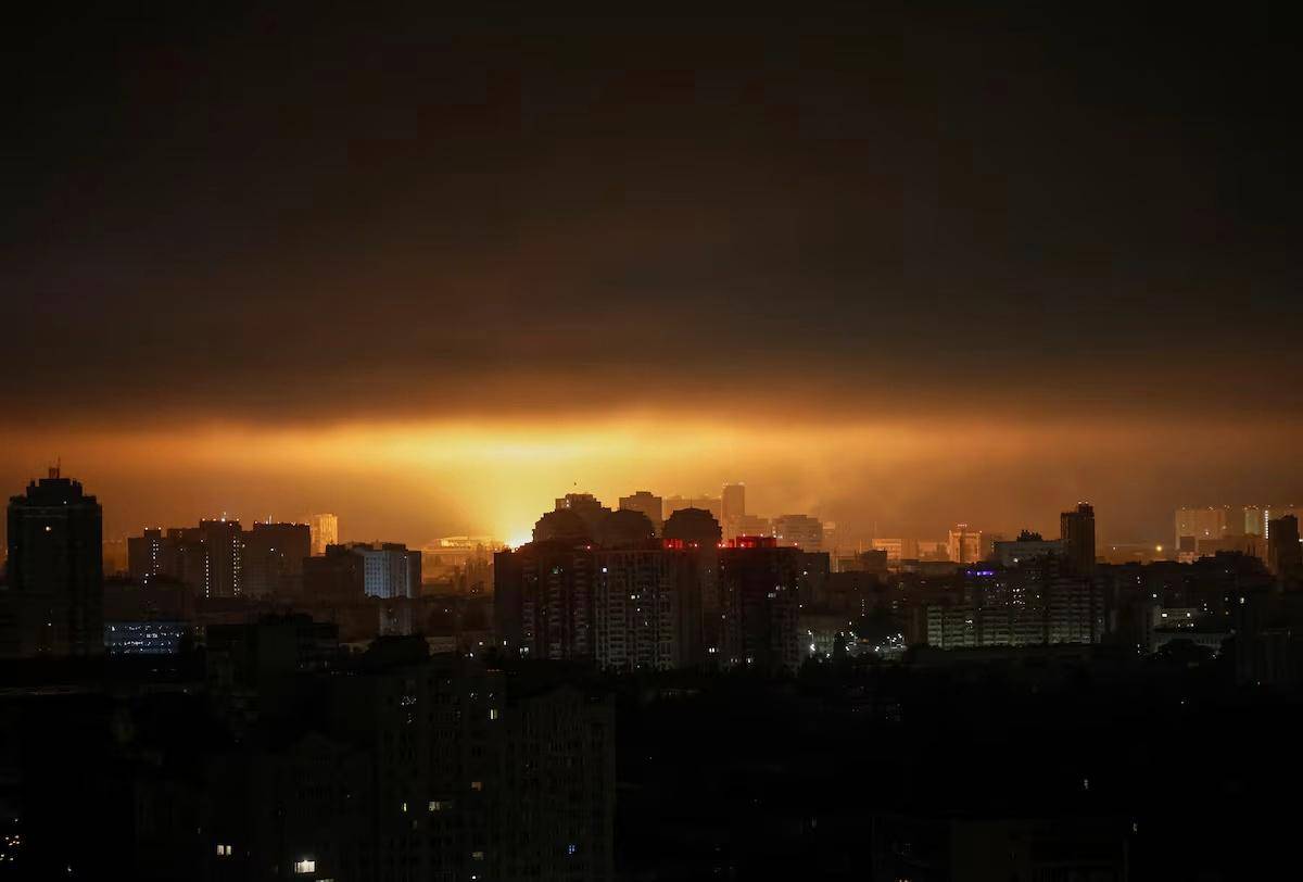 这一夜又创造历史<strong></p>
<p>国际期货原油</strong>,乌克兰被炸出“小太阳”:俄军苏-35终于开炸