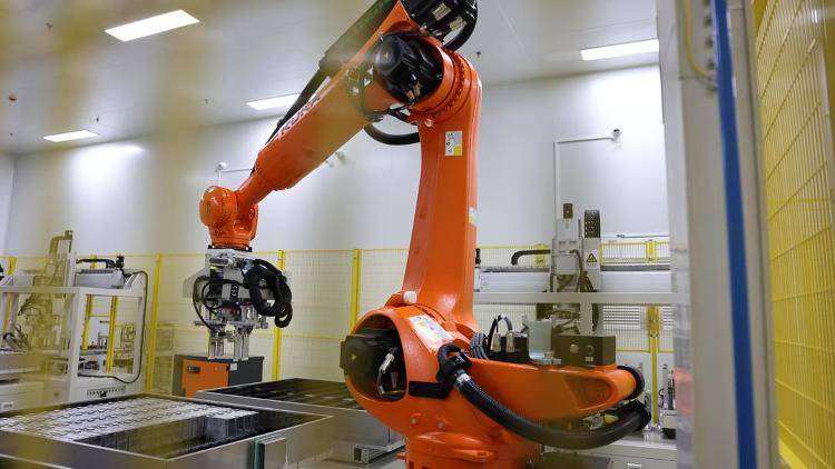 山东欣旺达：一块锂电池<strong></p>
<p>国际期货原油</strong>，“链”动一座城