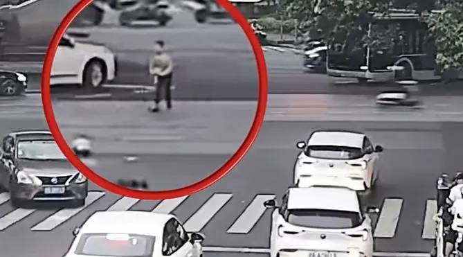 上海一8岁男童单独上路<strong></p>
<p>原油加热器</strong>,闯红灯被车撞飞:“家长让我自己出来锻炼一下”