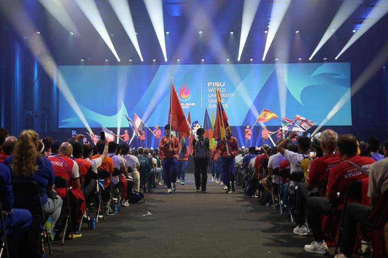 大运会闭幕<strong></p>
<p>嘉实原油基金</strong>!中国代表团30金27银17铜位列第二位