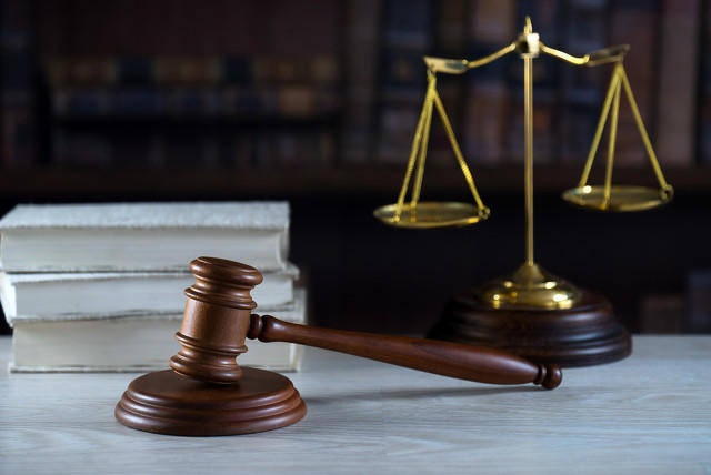 女子称遭30年交情男同学多次性骚扰<strong></p>
<p>中原油田官网</strong>,起诉要求道歉并索赔5万元!二审判了