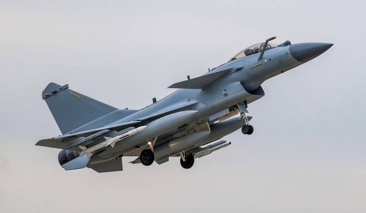 买不到F-35<strong></p>
<p>原油投资平台</strong>,不愿意买枭龙,不敢买歼-10,土耳其只能买台风了?