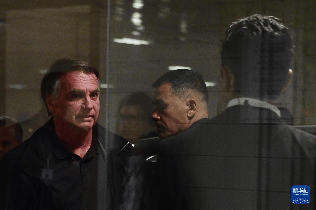 突发!巴西前总统被软禁<strong></p>
<p>永原油</strong>,禁止离家外出,须佩戴电子脚镣,通信设备遭没收!