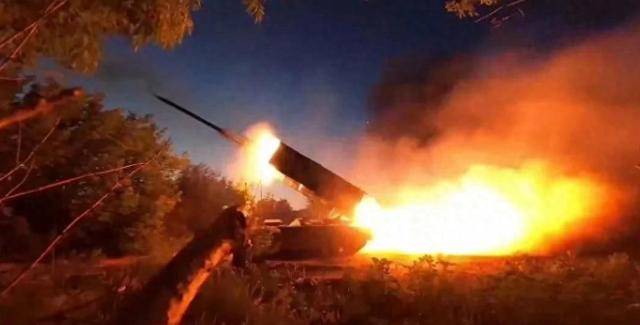 越打越猛!俄军撕开数公里缺口<strong></p>
<p>永原油</strong>,乌军官痛苦承认:这仗打不下去了