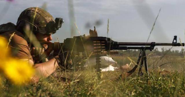 越打越猛!俄军撕开数公里缺口<strong></p>
<p>永原油</strong>,乌军官痛苦承认:这仗打不下去了