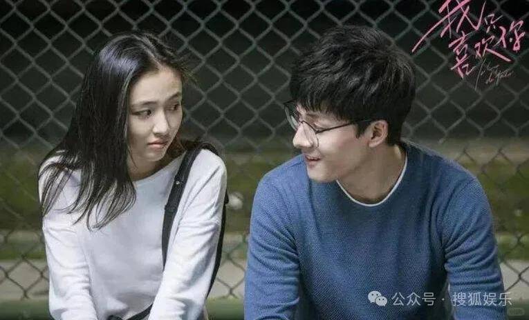 离婚三年又被拍到亲密逛超市<strong></p>
<p>抓原油</strong>，他俩这是纯带娃还是真复合了？