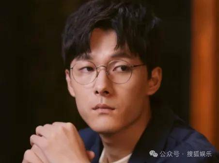 离婚三年又被拍到亲密逛超市<strong></p>
<p>抓原油</strong>，他俩这是纯带娃还是真复合了？