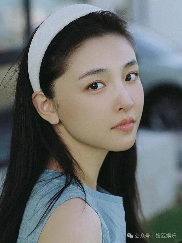 离婚三年又被拍到亲密逛超市<strong></p>
<p>抓原油</strong>，他俩这是纯带娃还是真复合了？