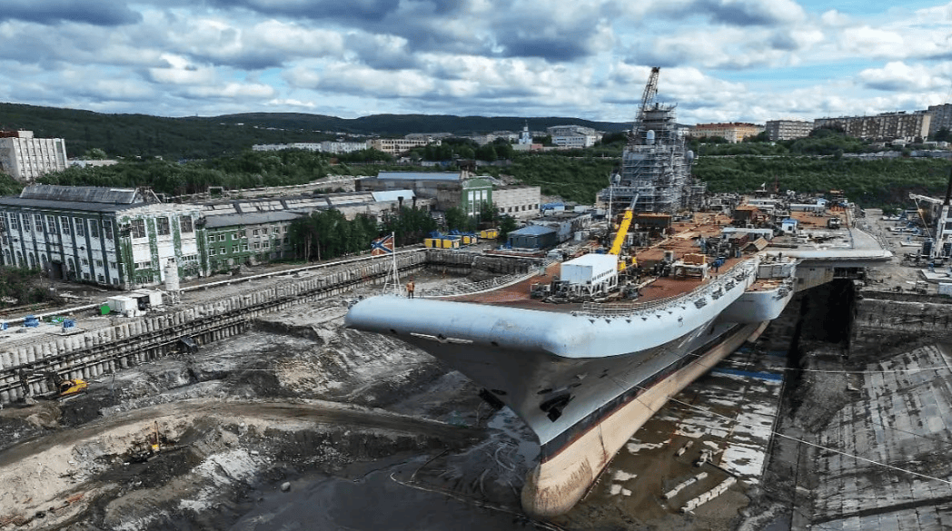 俄罗斯人终于拉下脸面<strong></p>
<p>原油波</strong>,交给中国人来修,才是俄航母的唯一出路?