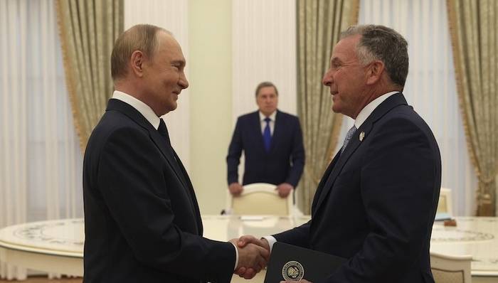 普京与美特使聊了3小时之后，特朗普决定用50%的关税惩罚印度