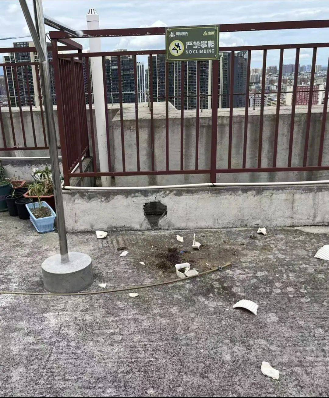 湖南衡阳29岁女子疑被男友施暴后从25楼跳下身亡 男友徐某此前还刺激说：“你放心<strong></p>
<p>原油波</strong>，她不会去死的”