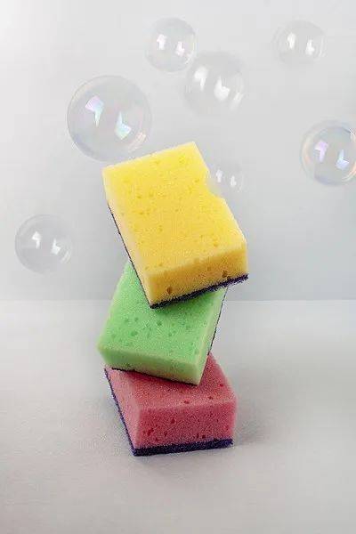 别太省！很多癌症是“省”出来的<strong></p>
<p>原油波</strong>，这些家中常用物品该扔还得扔