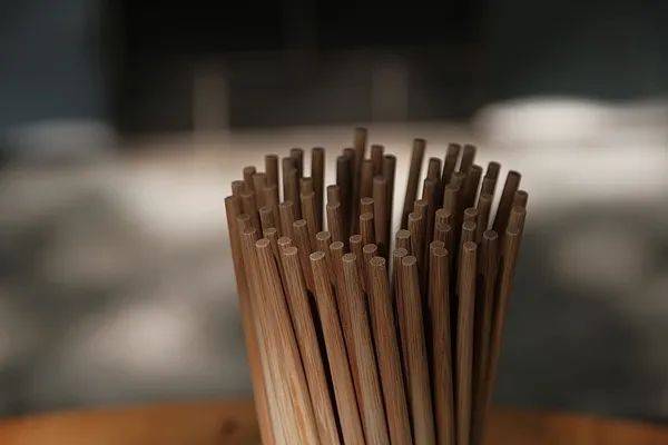 别太省！很多癌症是“省”出来的<strong></p>
<p>原油波</strong>，这些家中常用物品该扔还得扔