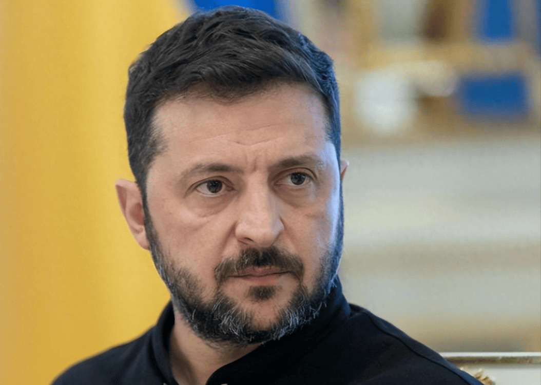 泽连斯基点名中国后，九名乌克兰议员窜台，挑战中国台海议题红线，国防部定调统一