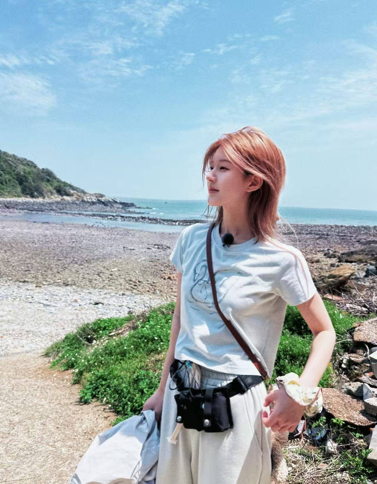 网传4亿天价违约金背后，赵露思应如何“挣脱困局”？