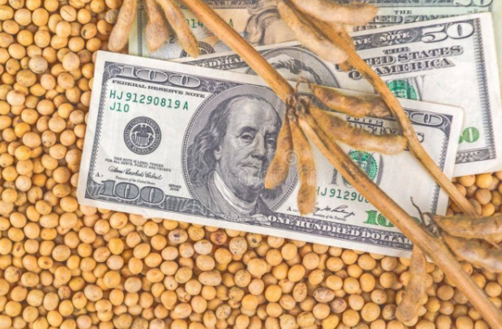 不提关税<strong></p>
<p>美原油指</strong>，却要求中国增加4倍进口美国大豆，特朗普打的什么算盘？