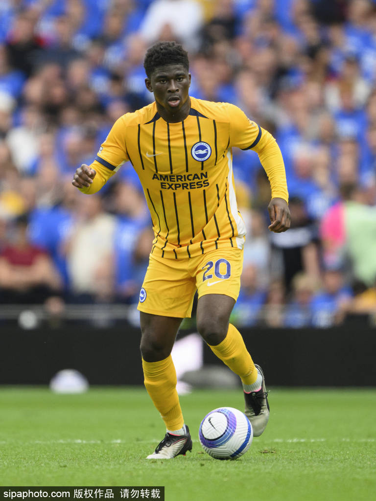 总价1亿镑<strong></p>
<p>美原油指</strong>!曝曼联看上布莱顿中场大将 预计本周提出报价