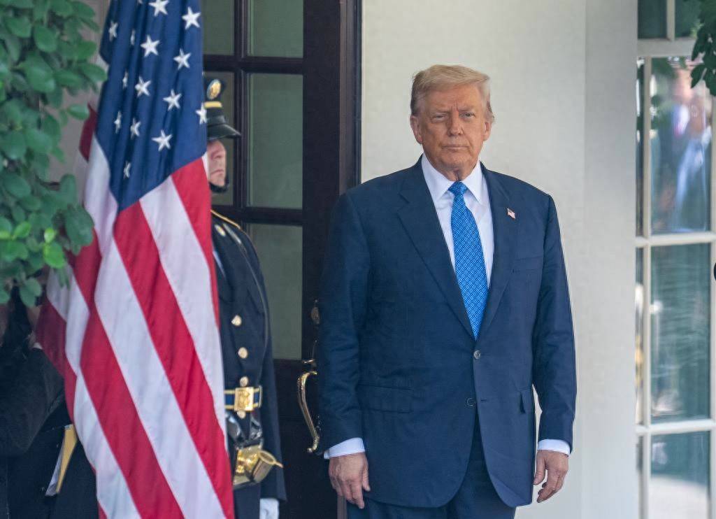 “清除”流浪汉<strong></p>
<p>美原油指</strong>,派兵出国“扫毒”?特朗普可能真做得出来