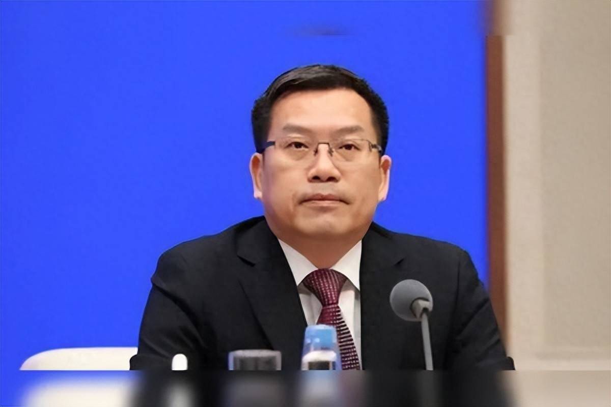 卸任市委书记后<strong></p>
<p>美原油指</strong>,原中候补新职明确!这地同日任命政府“一把手”和公安局局长