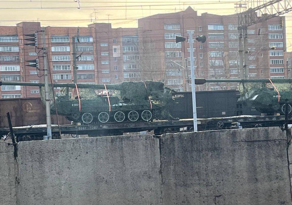 正面交战太呆板<strong></p>
<p>美原油指</strong>,俄军开窍了:1400公斤炸药轰炸,早就该打火车站