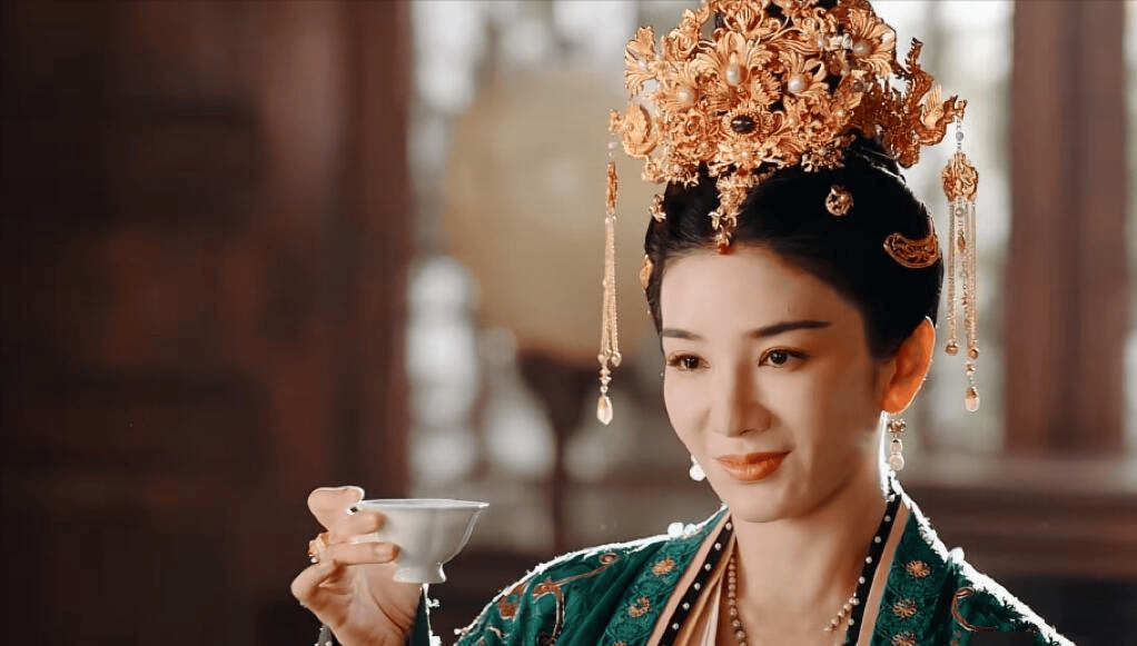 考古|黄奕为护女怒怼网友<strong></p>
<p>原油价格趋势</strong>,曾被霍思燕点名炮轰,近年靠综艺翻红的童年女神再引争议?