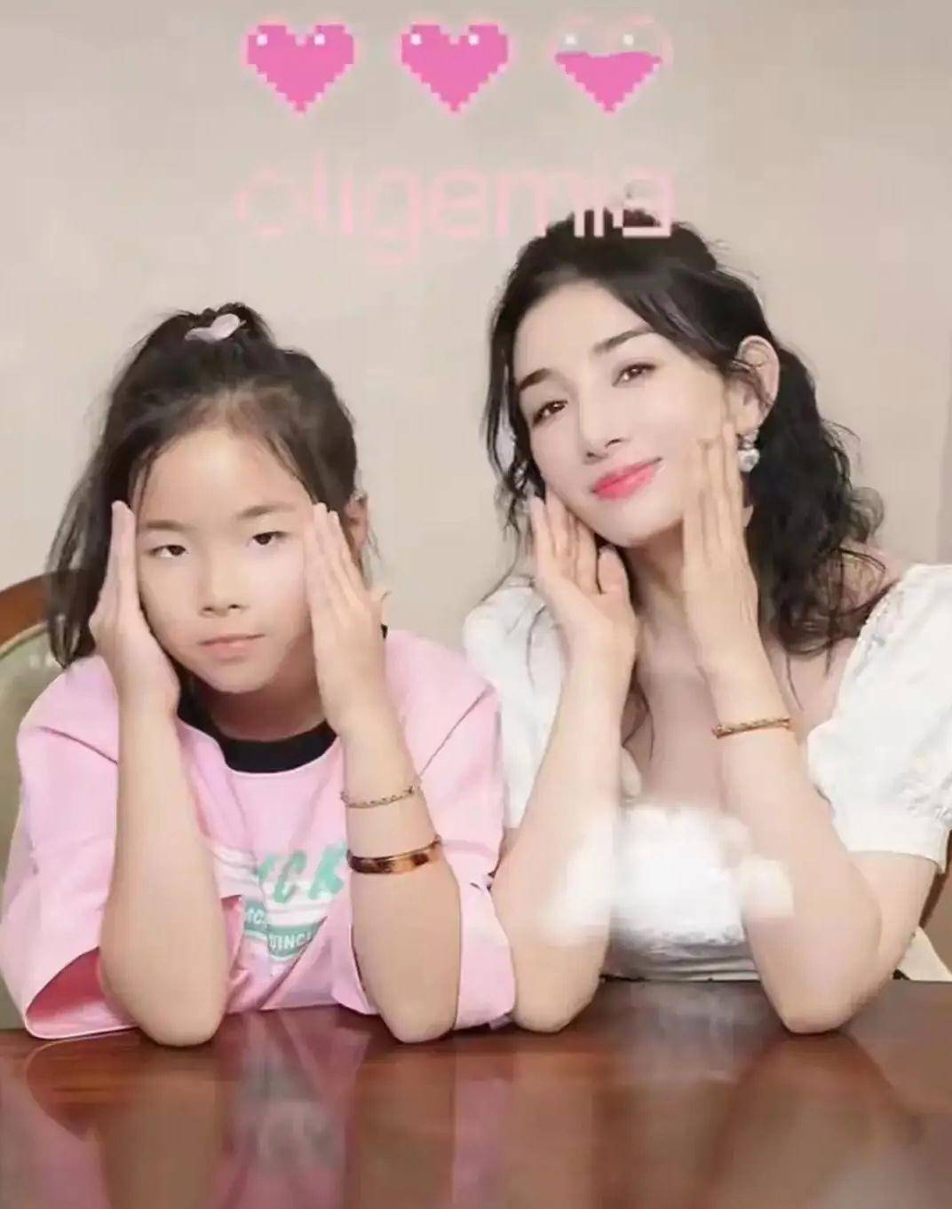 考古|黄奕为护女怒怼网友<strong></p>
<p>原油价格趋势</strong>,曾被霍思燕点名炮轰,近年靠综艺翻红的童年女神再引争议?