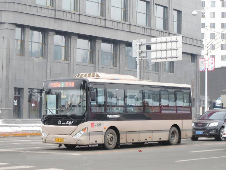 “早中晚高峰禁止老年人免费乘车”<strong></p>
<p>原油价格趋势</strong>,为何公布三天就取消?